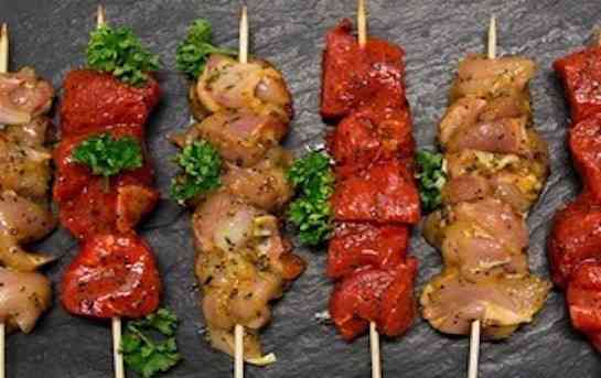 12 brochettes marinées (poulet & boeuf)